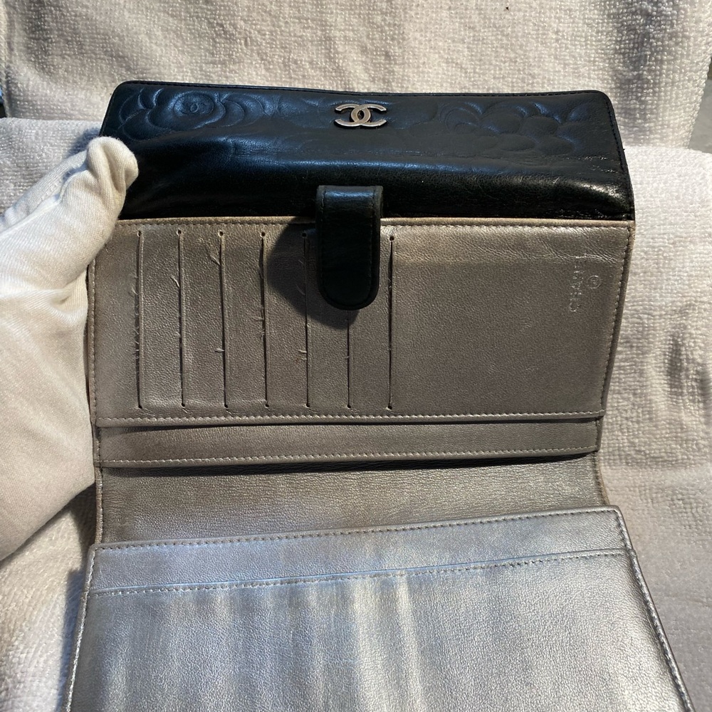 Chanel authentic vintage blk camellia long wallet with COA - Picture 7 of 14